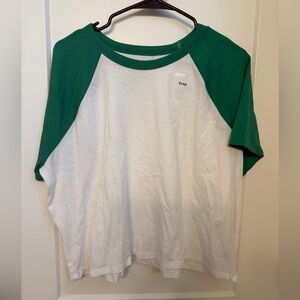 Old Navy Green and White Cropped Tee